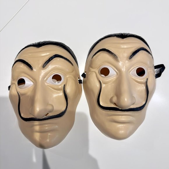 Halloween Jumpsuit Heist set with mask, unisex. Size:S/M - Picture 4 of 5